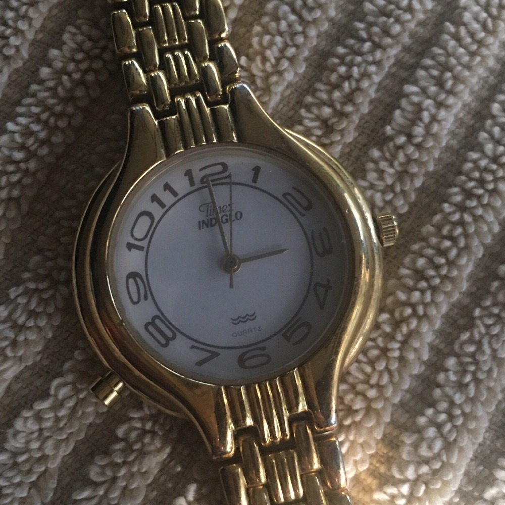 Timex Indiglo Woman's Water Resistant Gold Tone 7" Bracelet Watch